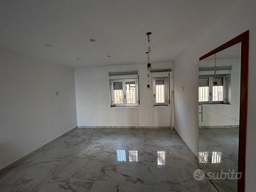 Locale commerciale piazzetta Kennedy Fav