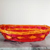 Cesto in vimini bicolor con manici