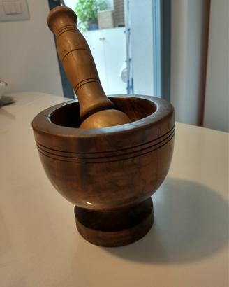 mortaio con pestello in legno di olivo