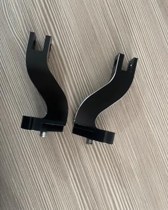 Supporto pedane Road Glide