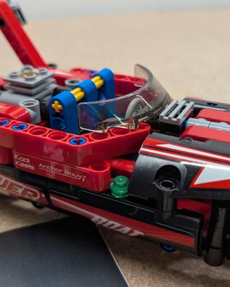 Lego Technic 42089 - Motoscafo