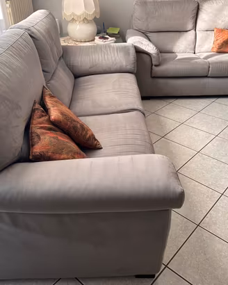 DIVANI POLTRONESOFÀ – 2 E 3 POSTI