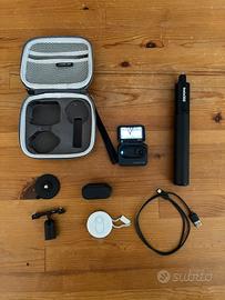 Insta360 GO 3S 64GB + Selfie Stick + Accessori