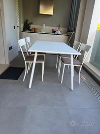 TAVOLO E SEDIE PER ESTERNO