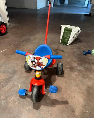Triciclo smoby spidey