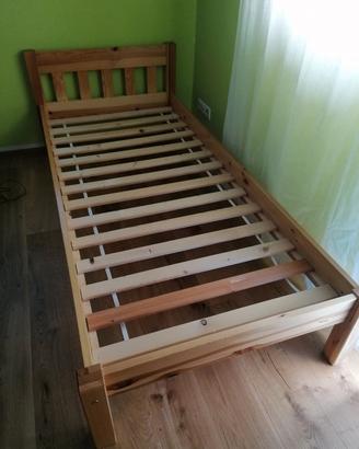Letto in legno massello
