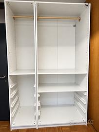 Guardaroba Ikea Pax composto  da 3 strutture