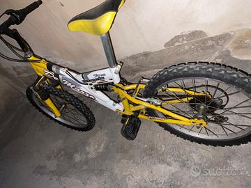 Bicicleta turbo excess r26 hot sale