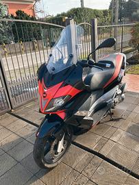 Scooter SR MAX 300 Aprilia