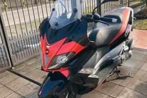 Scooter SR MAX 300 Aprilia