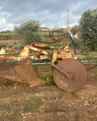 Aratro bivomere Nardi 4 BT/F