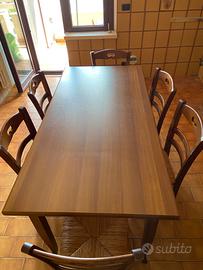 Tavolo allungabile in legno completo di 6 sedie