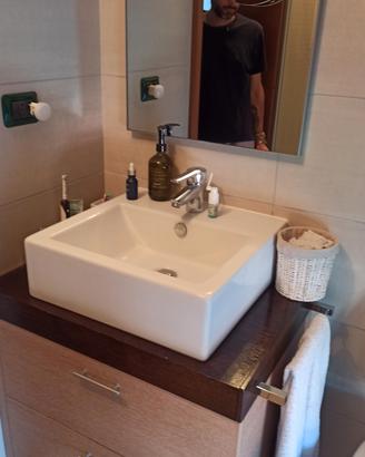 mobile bagno con specchio