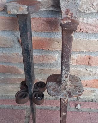 Coppia Antiche Incudini Battifalce forgiate mano.