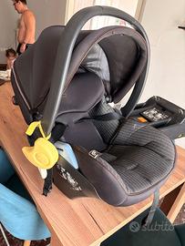 Ovetto Peg Perego + ISOFIX macchina