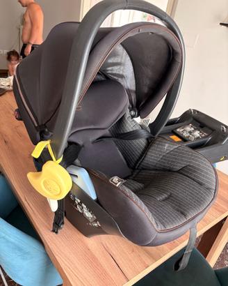 Ovetto Peg Perego + ISOFIX macchina