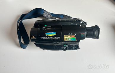 Videocamera Sony Handycam video 8 CCD-TR490E