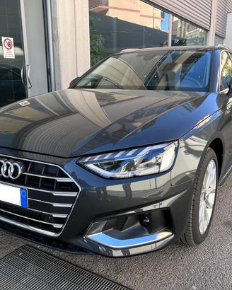Audi A4 AVANT 40 TDI S TRONIC