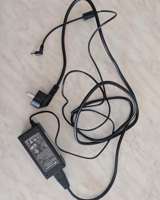Caricabatteria per computer portatile