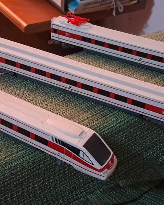 Treni ed edifici scala HO