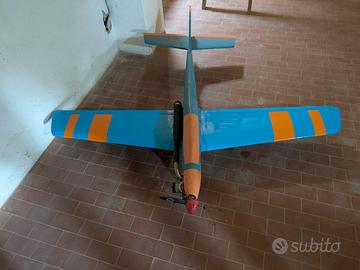 Aereo RC in balsa – completo di motore/telecomando