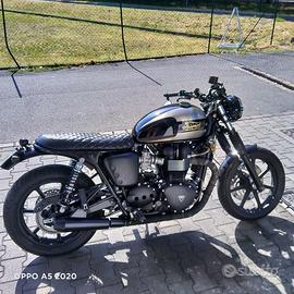 Triumph boneville se