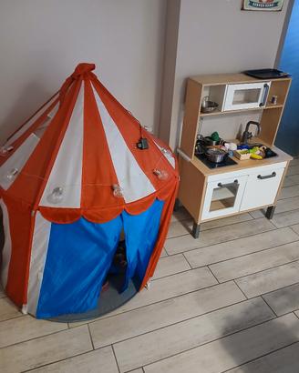 Cucina bimbi più tenda circo Ikea