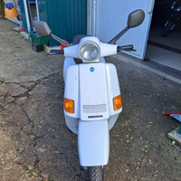 Vespa cosa 200