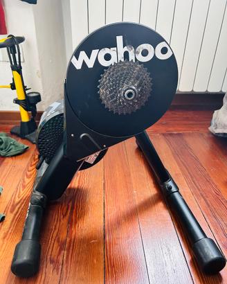 Wahoo kicker smart trainer