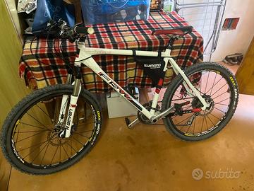 Mountain Bike  FRW Hardtrail
