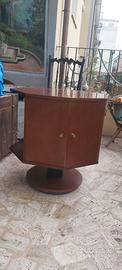 Tavolino, comodino, mini bar