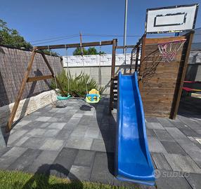 Altalena e scivolo…Gioco in legno da giardino
