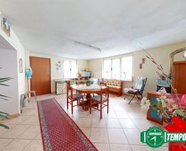 CASA INDIPENDENTE CON CORTILE PRIVATO E GIARDINO !