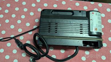 Compressore portatile per automobili