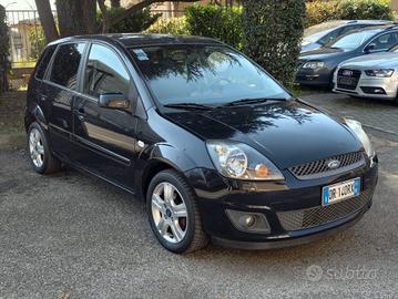 Ford Fiesta 1.2 16V 5p. Ghia