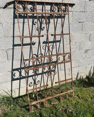 Inferiate in ferro battuto primi ‘900 – n° 3 pezzi