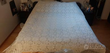 Copriletto fatto a mano uncinetto 