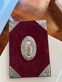 Rubrica vintage in velluto e argento