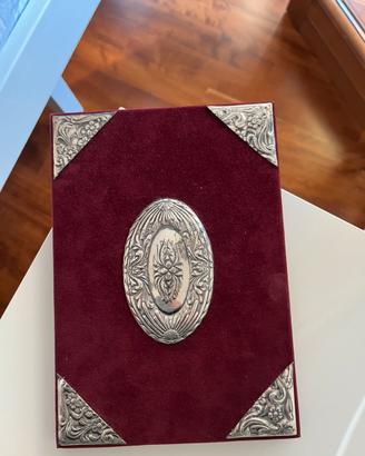 Rubrica vintage in velluto e argento