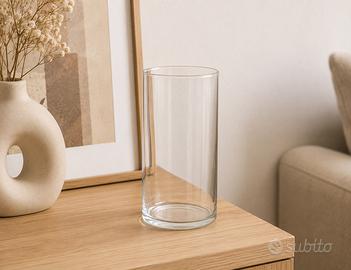 Vaso cilindrico in vetro trasparente