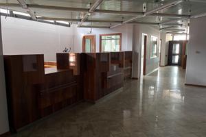 Ampio Ufficio Pronto all'Uso