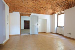 2 LOCALI A ROASIO