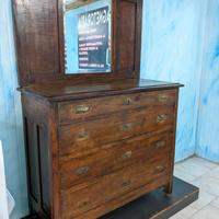 Comò in noce massiccio con specchiera