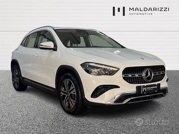 MERCEDES-BENZ GLA 180 d Progressive Advanced auto