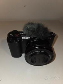 Sony ZV-E10 Mirrorless 4K + Obiettivo 16-50mm