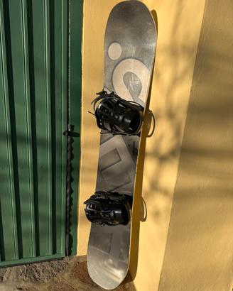 Tavola Snowboard + attacchi + scarponi