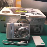 Nikon Coolpix 7900