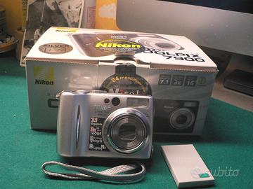 Nikon Coolpix 7900