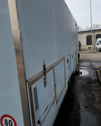 Rimorchio Pescheria ambulante; Iveco Daily frigo