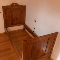 Struttura letto in castagno